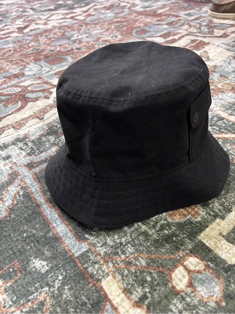 lululemon athletica Black Bucket Hat with Front Flap Pocket